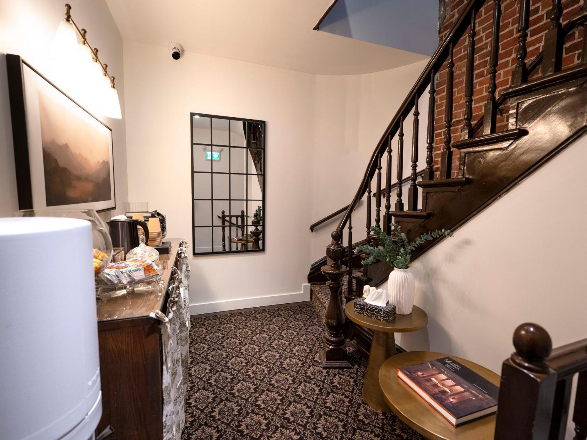 Self Check-In Boutique Hotel - Quartier Latin - Room 201 몬트리올 외부 사진
